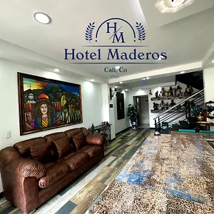 2* Hotel Maderos